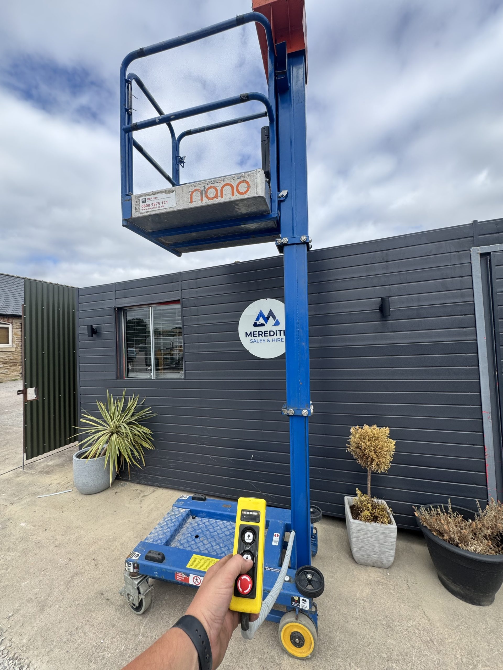 Nano Power Tower Scissor Lift - Image 4